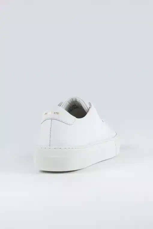 Sneaky Steve Moore W White