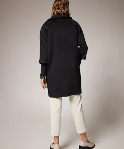 Comma, Coat Black