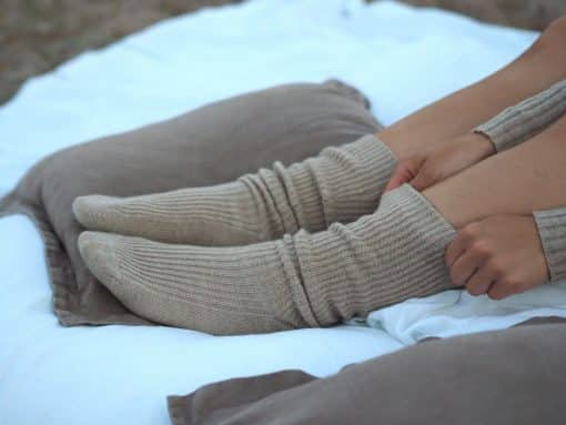Balmuir Berry Ribbed Kashmir Socks Spelt