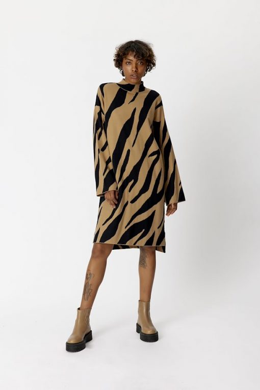 Gestuz Talligz Jacquard Long Pullover Maxi Zebra Tiger's Eye