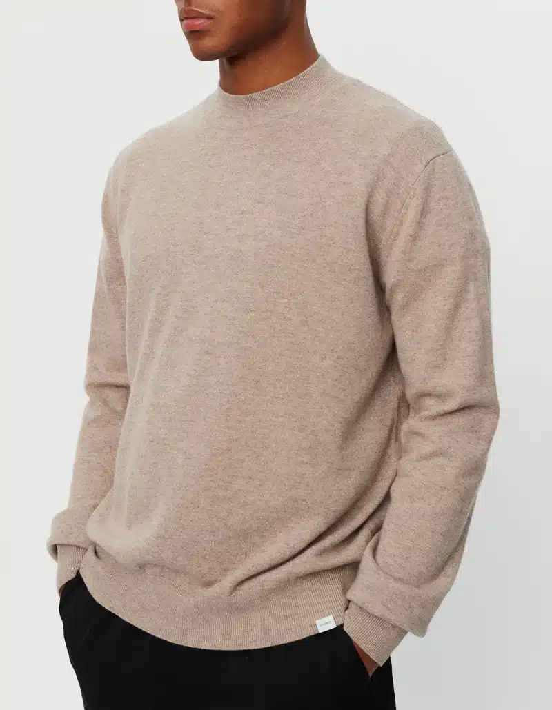 【Modest Mood】送料/関税込 THE KNIT SLIP - CAMEL WornOnTV: Laura's beige knit sweater on All American | Monet