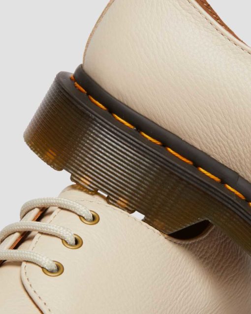 Dr. Martens 1461 Pascal Shoes Parcment Beige