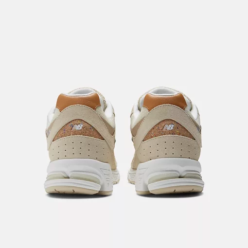 New balance 2002 Men Sandstone with incense and angora
