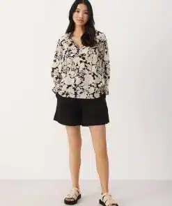 Part Two Amber Blouse Black Wallpaper Print