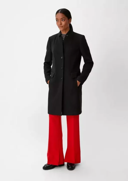 Comma, Coat Black