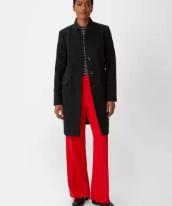 Comma, Coat Black