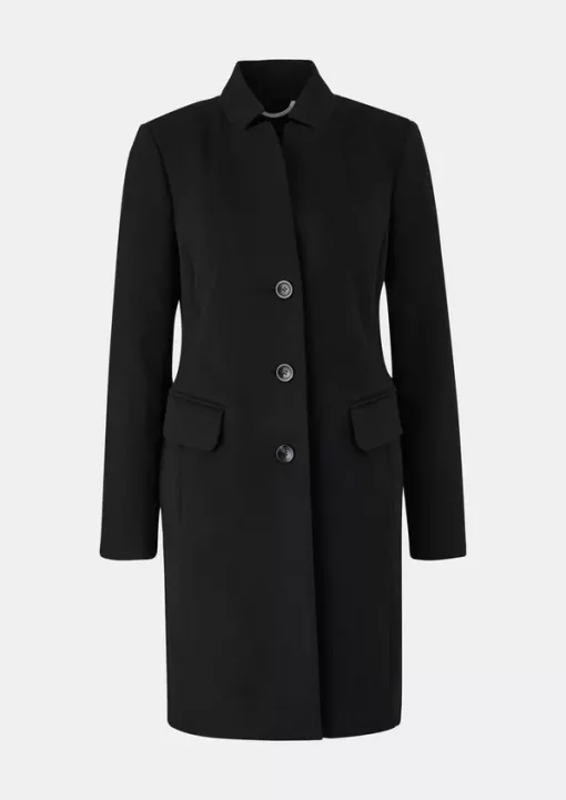 Comma, Coat Black