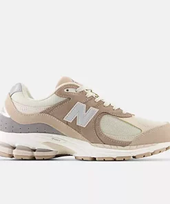 New balance 2002 Driftwood With Sandstone And Moonbeam