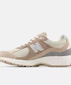 New balance 2002 Driftwood With Sandstone And Moonbeam