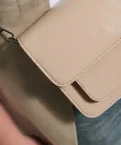 Hvisk Cayman Pocket Shiny Structure Light Nude