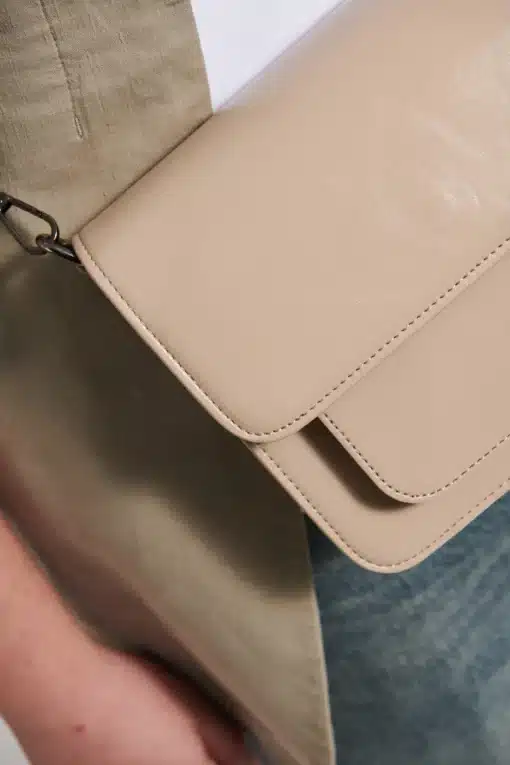 Hvisk Cayman Pocket Shiny Structure Light Nude