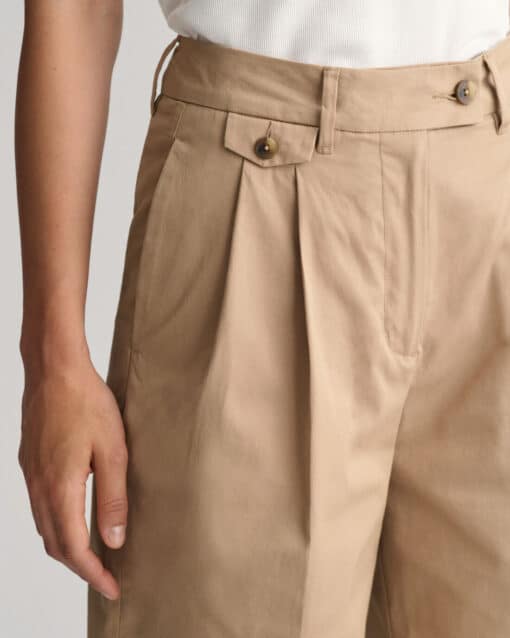 Gant Woman Pleated Chino Shorts Dark Khaki