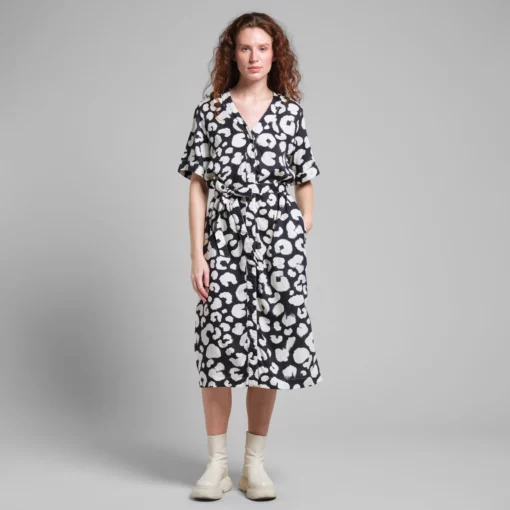 Dedicated Dress Kallvik Painted Leopard Black