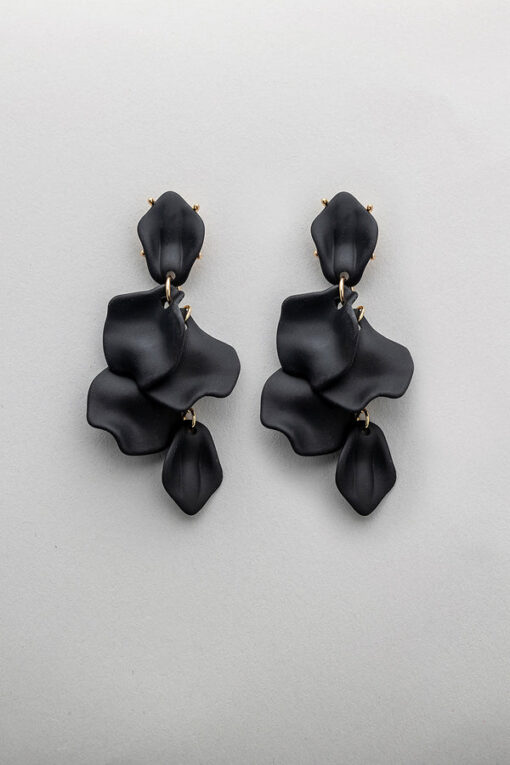 Bow19 Details Leaf Earrings Black Matte