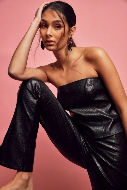 Bow19 Details Leaf Earrings Black Matte