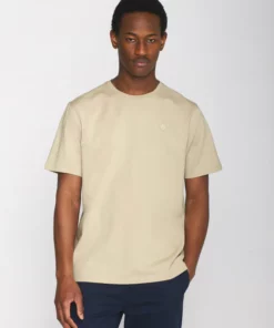 Knowledge Cotton Apparel Basic Badge Polo T-shirt Safari Melange