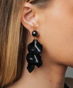 Bow19 Details Pearl Leaf Earrings Black