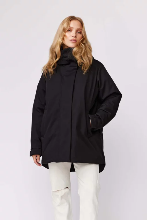 Makia Woman Aire Parka Black