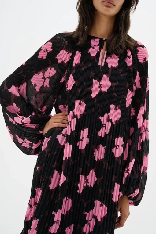 InWear Mendra Dress Cashmere Pink Cut Out Flower