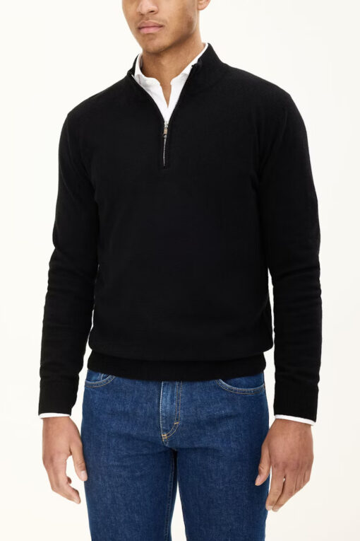Oscar Jacobson Patton Half Zip Knit Black