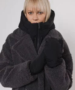 Rino & Pelle Tabita Hood Collar Black