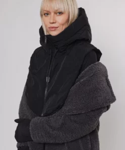 Rino & Pelle Tabita Hood Collar Black