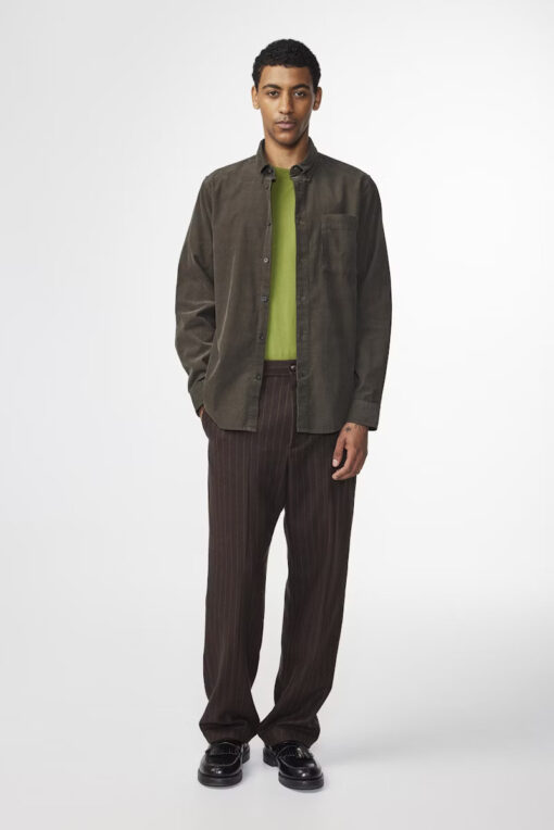 NN.07 Arne Baby cord Shirt Dark Army