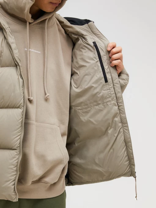 Peak Performance Frost Oversized Down Avid Beige