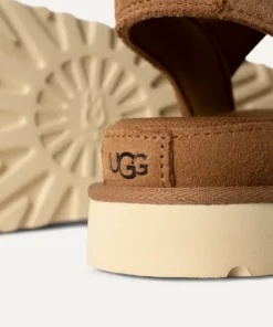 UGG Women's Goldenstar Sandal Chestnut