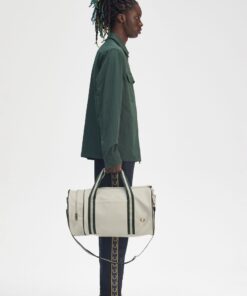 Fred Perry Classic Barrel bag Ecru/Night Green