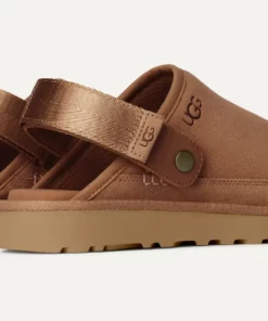 UGG Men's Goldencoast Clog II Chestnut