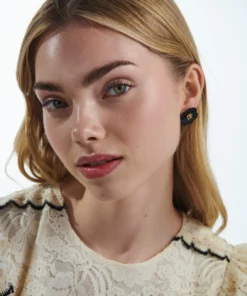 Bow19 Details Flower Small Earrings Pearl Black
