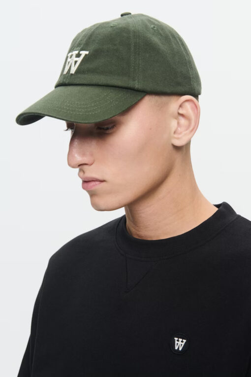 WWEli Cap Grape Leaf